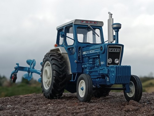 Britains ford tractor - britains,