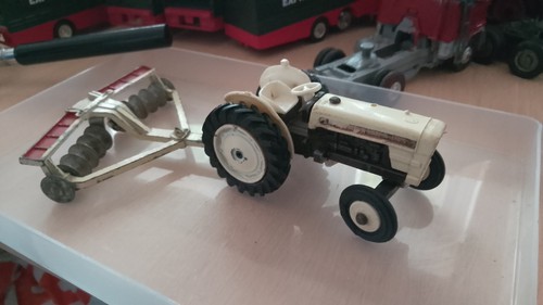 Dinky toys david brown - brown, 995