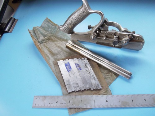 Record 044 plough plane - no.044,