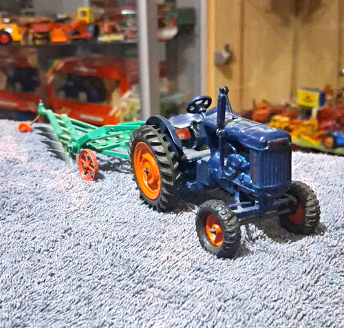 Britains fordson very old and - britains,